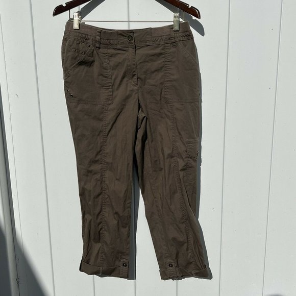 Chico's Pants Capris Brown Stretch Waist Cuffed Cargo Pockets Casual Size .5 - Picture 3 of 9